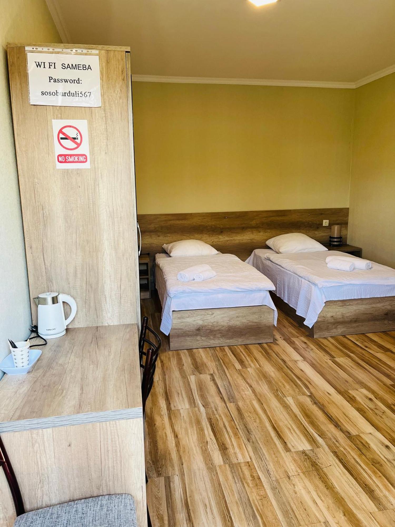 Soso Burduli'S Guesthouse Kazbegi Ngoại thất bức ảnh